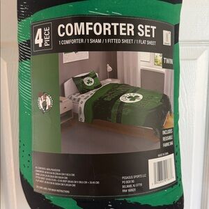 Boston Celtics Four-Piece Slanted Stripe Twin Bed Set